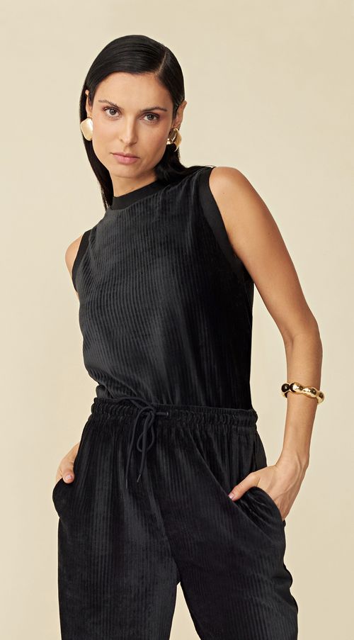 Blusa Maria.Valentina Decote Redondo Cavada Abertura Lateral Preto