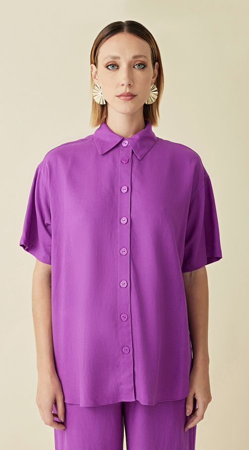 Camisa Maria.Valentina Manga Curta Detalhe Botão Roxo