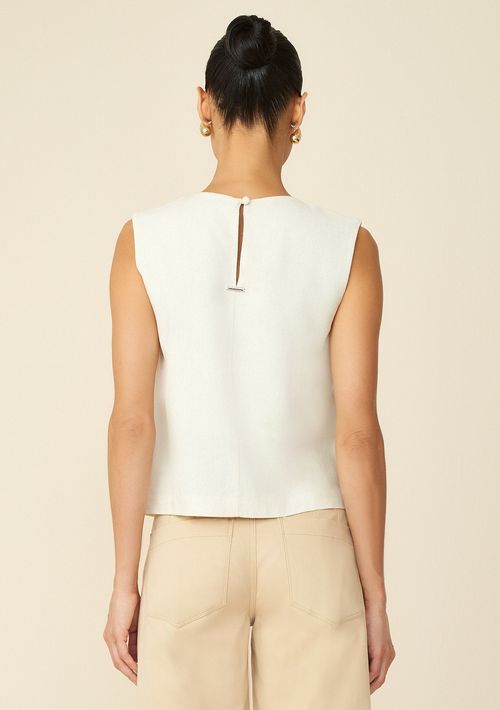 Blusa Maria.Valentina Decote Redondo Cavada Com Botão Cru