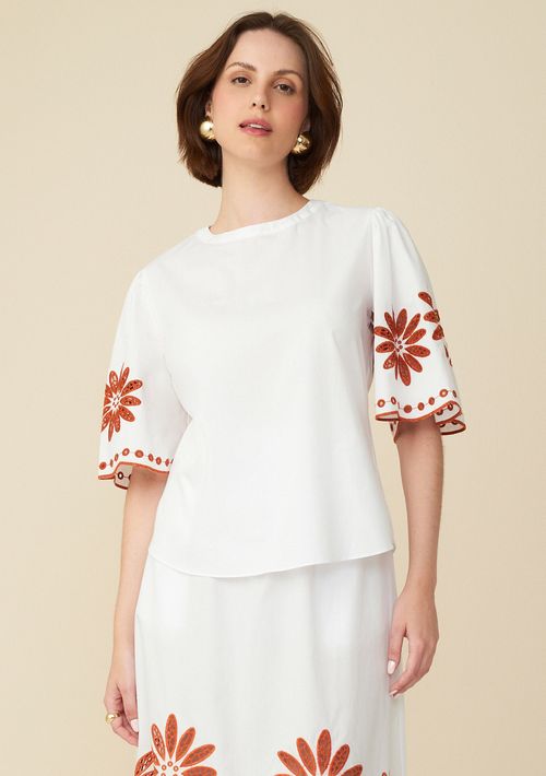 T-Shirt Maria.Valentina Decote Redondo Bordado Industrial Off White