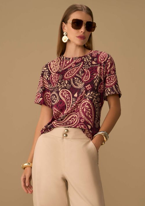 Camiseta Maria.Valentina Solta Decote Careca Manga Curta Padrão Bordo