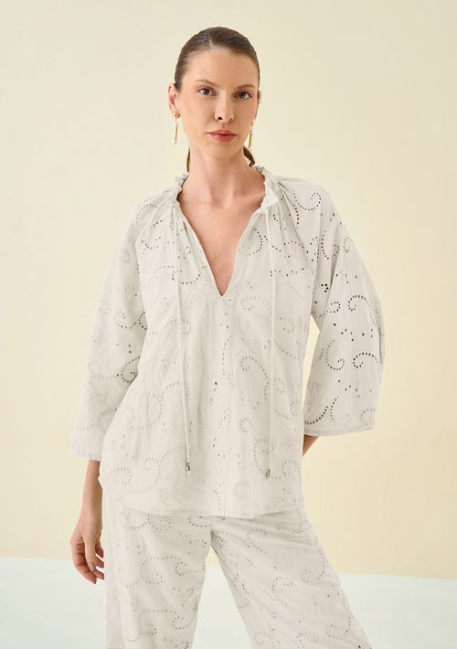 Blusa Maria.Valentina Solta Decote V Manga 7 Oitavos Padrão Off White